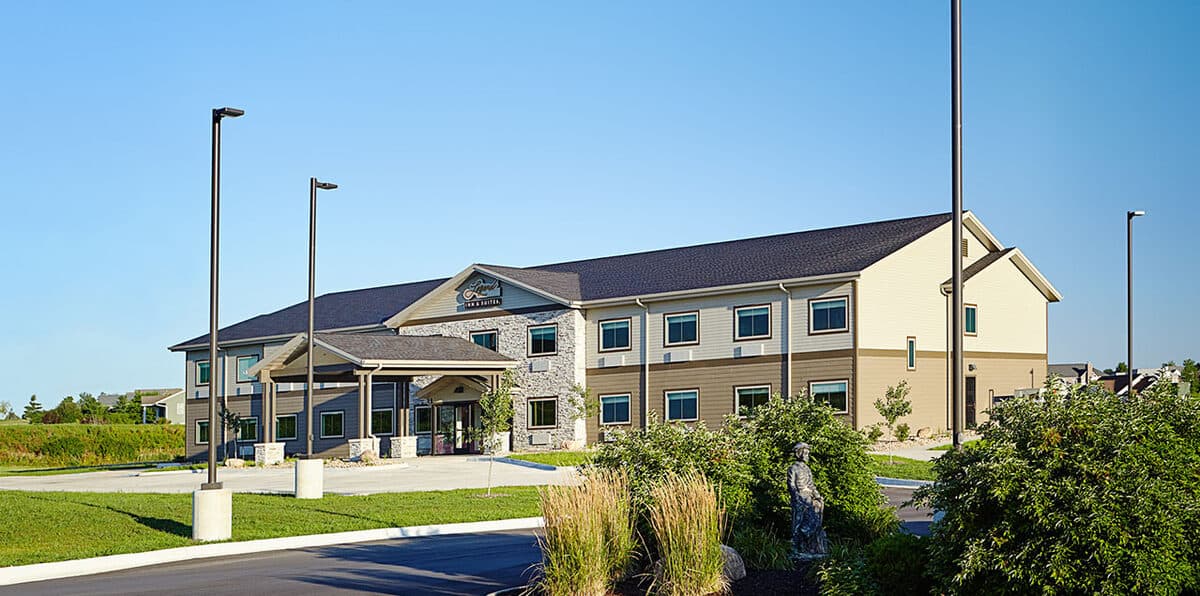 Exterior of Legend Trail Inn and Suites in Parkersburg, Iowa.